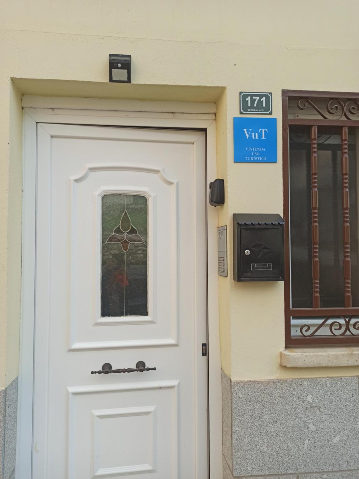La Casona Apartment Serranillos Екстериор снимка