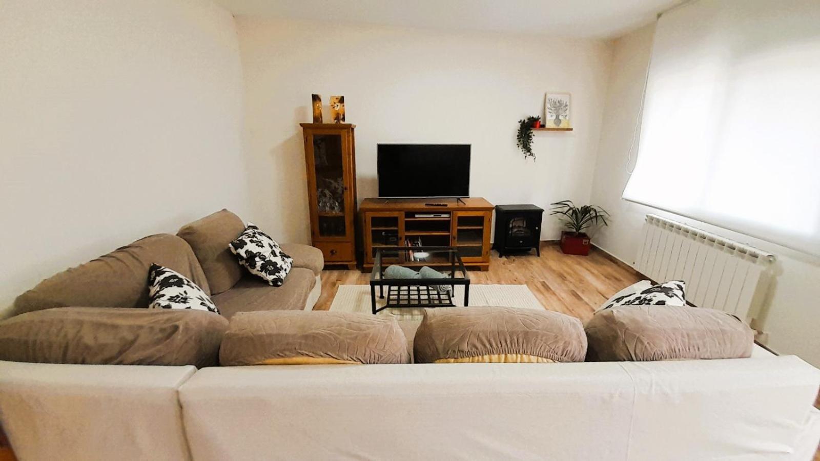 La Casona Apartment Serranillos Екстериор снимка
