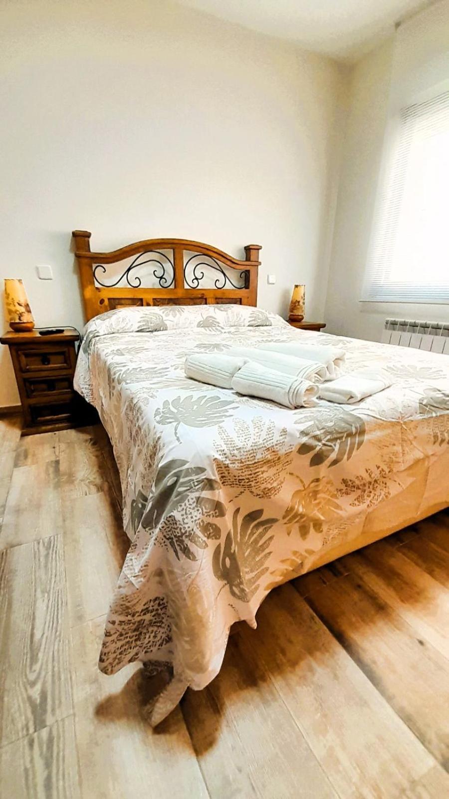La Casona Apartment Serranillos Екстериор снимка