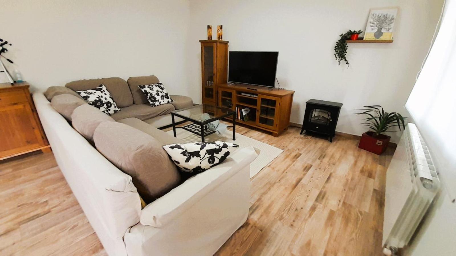 La Casona Apartment Serranillos Екстериор снимка