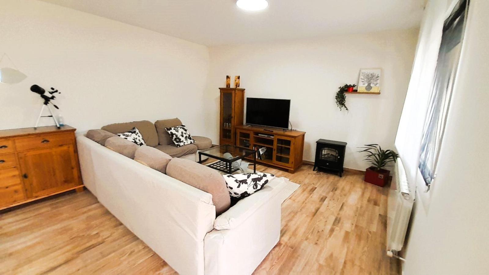 La Casona Apartment Serranillos Екстериор снимка